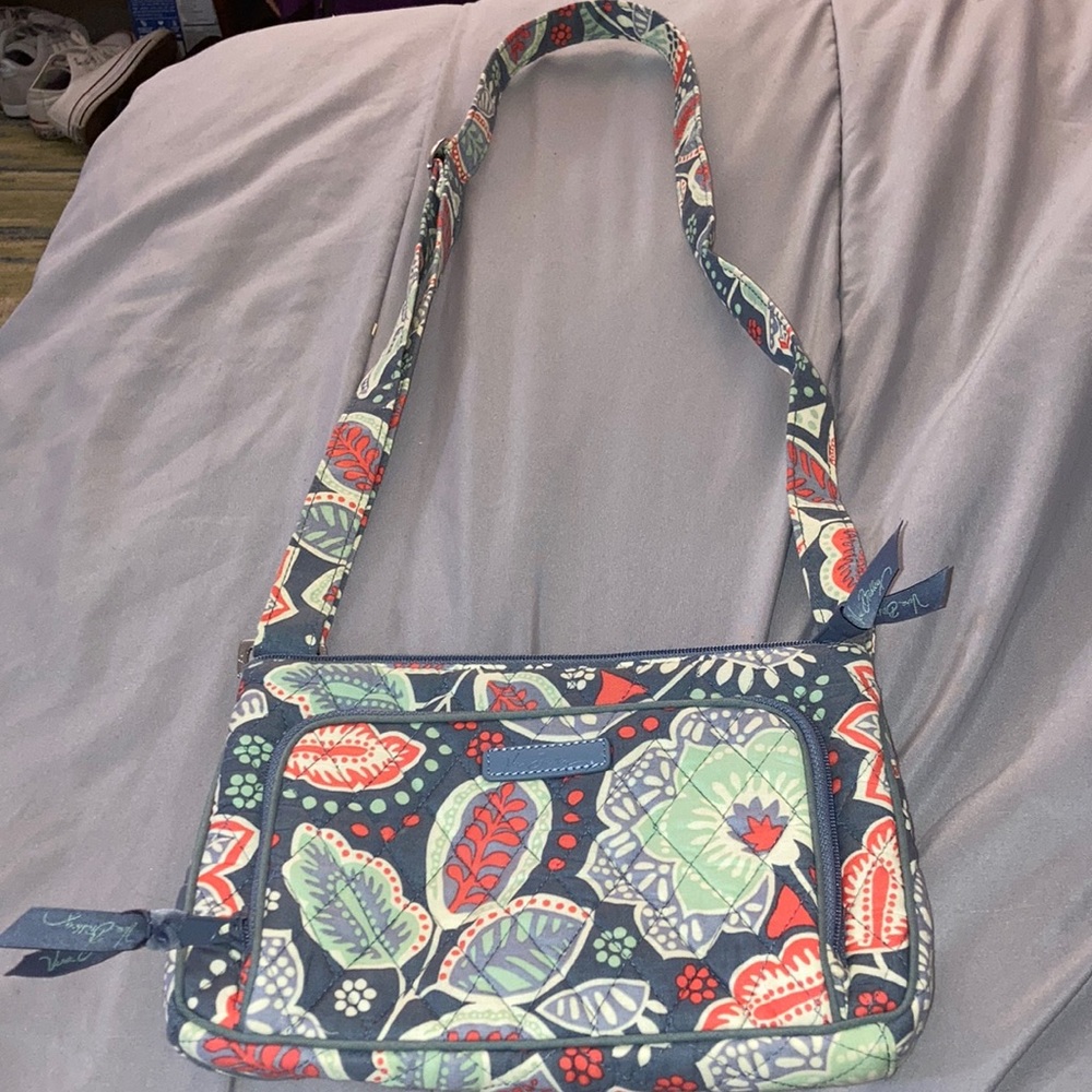 🎀3/$35🎀Vera Bradley crossbody !